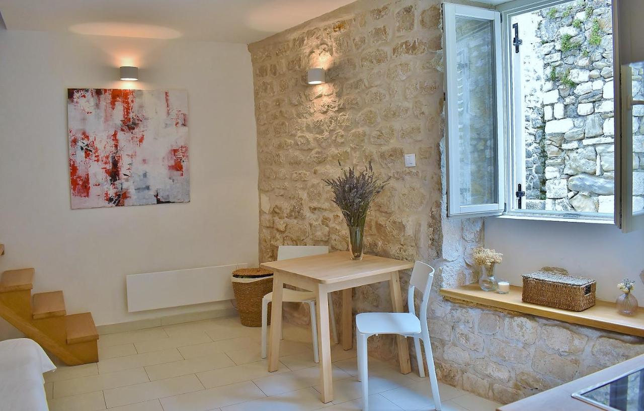 Rooms And Studio Old Town ราบ ภายนอก รูปภาพ